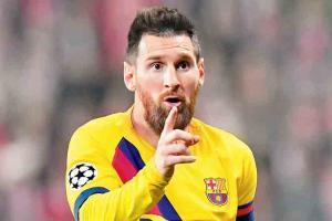 Lionel Messi's father hints he may stay at Barcelona for another year