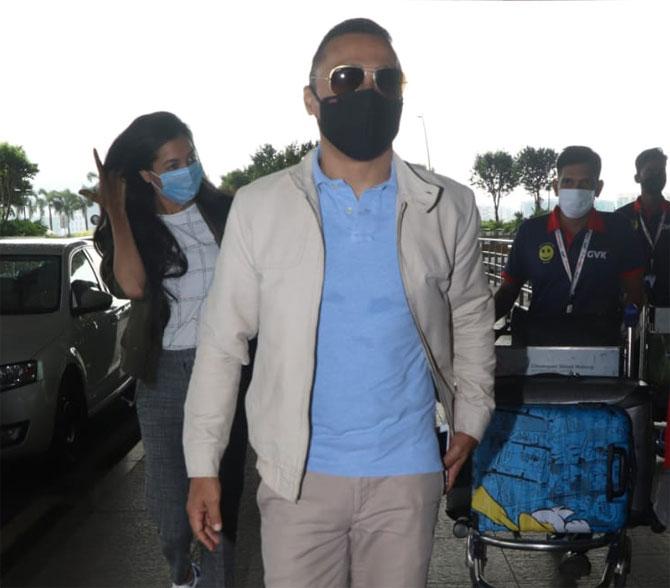 Rahul Bose too was spotted at the Mumbai airport. The actor looked dapper in his suit, he also wore a protective face mask.