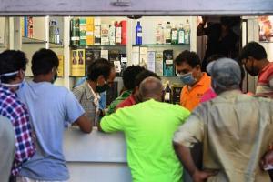 Mumbai: Burglars break into liquor shop, flee with alcohol worth Rs 68k