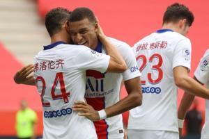 Paris Saint-Germain's French forward Kylian Mbappe (R) celebrates with Paris Saint-Germain's Italian defender Alessandro Florenzi during French L1 football match between OGC Nice and Paris Saint Germain at The Allianz Riviera Stadium in Nice. Pic/AFP