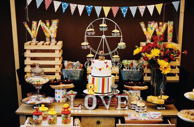 Easy-to-install decor for the home birthday party