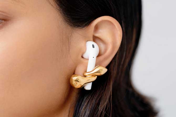 Pebble Pods earrings by Misho 