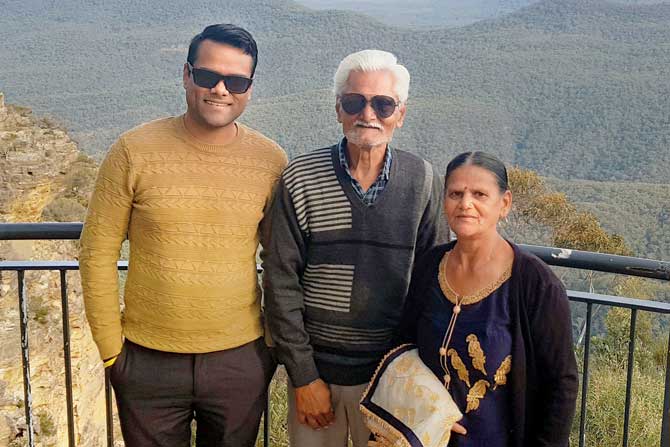 Tajinder Kumar with his parents Bimla Devi and Om Prakash in Australia