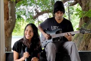 Siblings on song