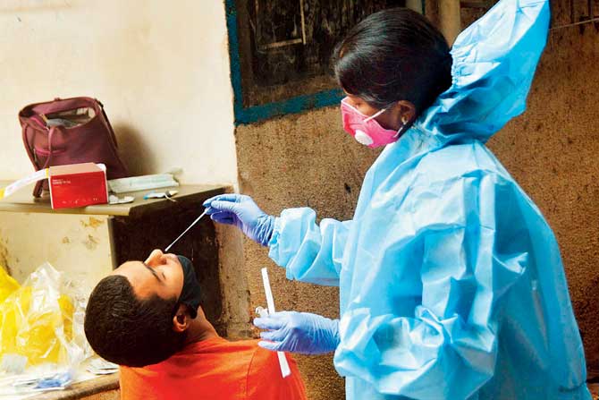 Check-ups for COVID-19 being conducted at Kurla on Thursday. PICs/SAYYED SAMEER ABEDI