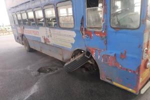 Wheel of double decker bus plying from Kurla to Andheri comes off