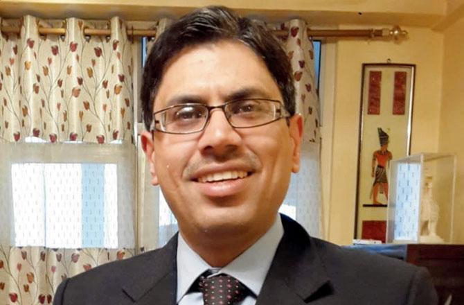 Dr Asit Khanna, senior cardiologist from Ghaziabad, UP
