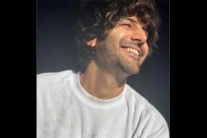 Kartik Aaryan: What can be more contagious than a smile