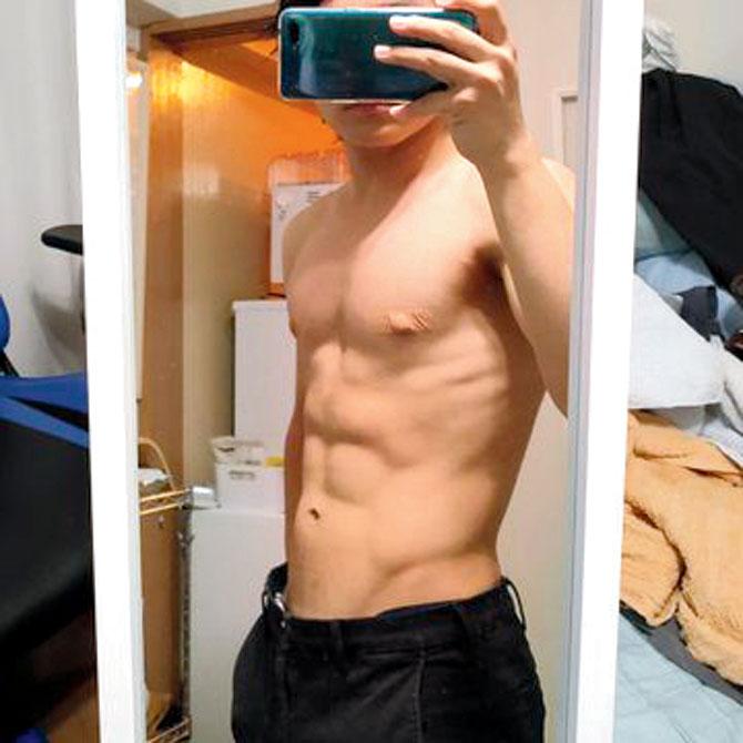 He credits Ring Fit Adventure for his impressive body. Pics/@_kz9, Twitter 