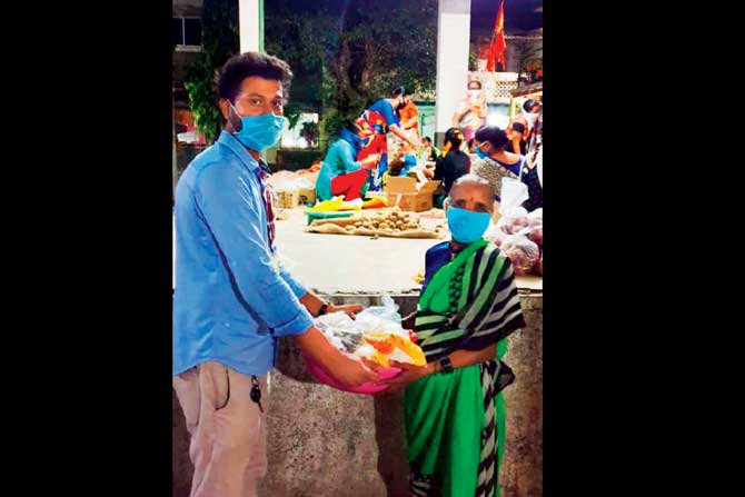 Nakhawa with a fisherwoman in Mumbai. Through their app, fisherfolk are able to identify fishing zones, acquire a good catch, eliminate middlemen and learn of weather safety guidelines