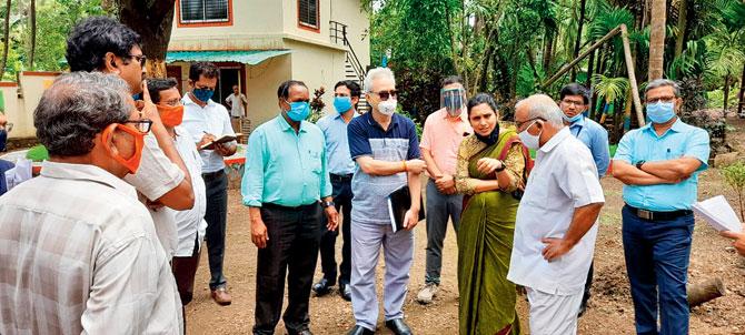 Raigad District Collector Nidhi Choudhary (in green saree) with the Central team which visited cyclone affected areas again on Thursday