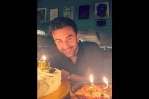 Alia Bhatt wishes B'day boy Ranbir Kapoor with red heart emoji