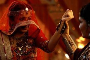 Shubhaarambh: Rani aka Mahima Makwana disguises as a Mebadi woman