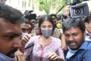 Bollywood reacts to Rhea Chakraborty being mobbed at the NCB office