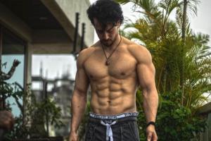 Tiger Shroff flaunts washboard abs in new shirtless picture