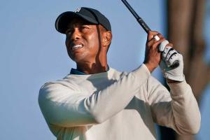 Tiger Woods, Phil Mickelson, miss cut at US Open