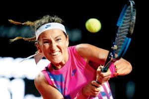 Victoria Azarenka switches with ease from her impressive form