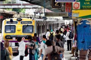 Mumbai: Medical shop workers allowed to board local trains