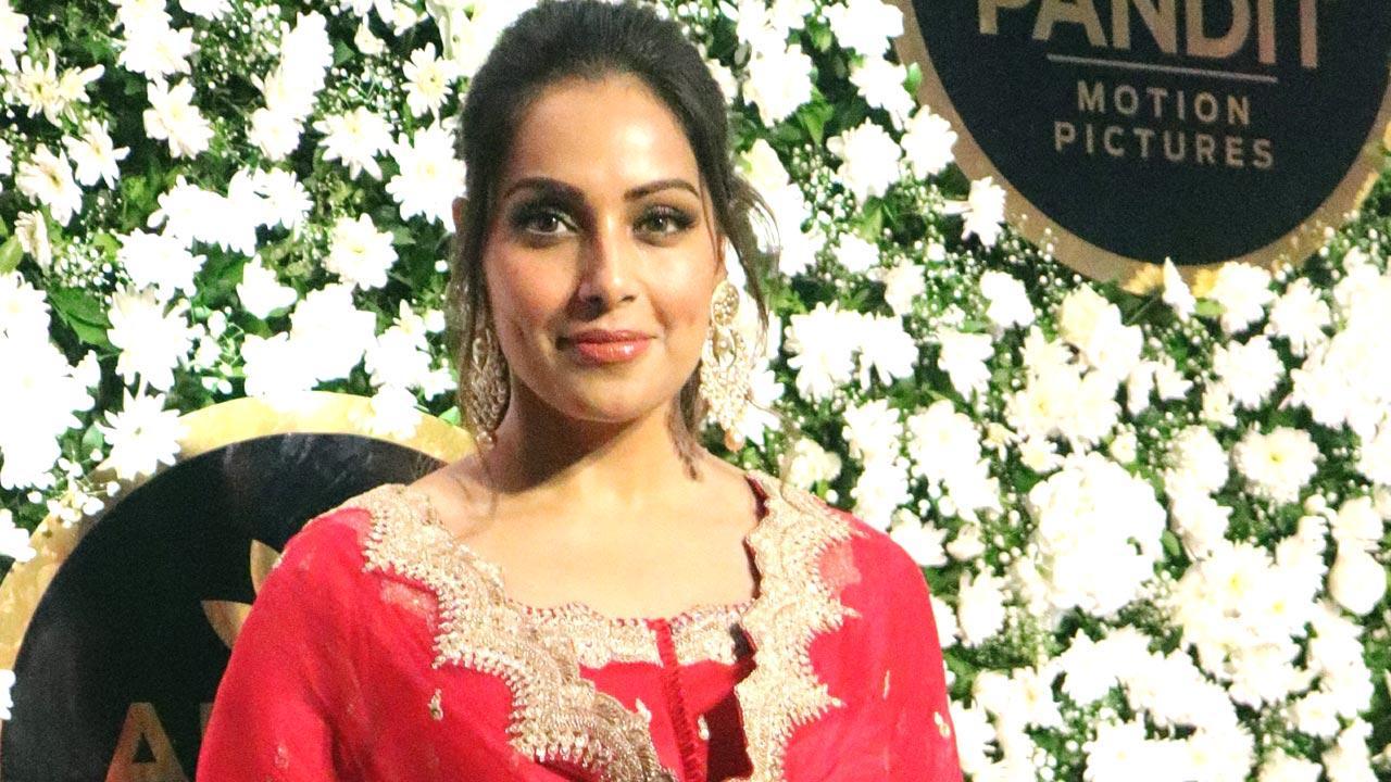 Bipasha Basu has 'prayers for all' during these testing times