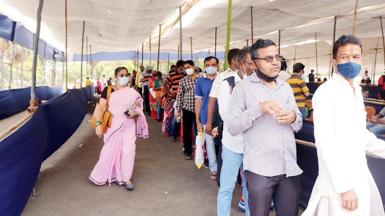 ‘No jabs for even registered citizens, we should have been informed earlier’, say Mumbaikars