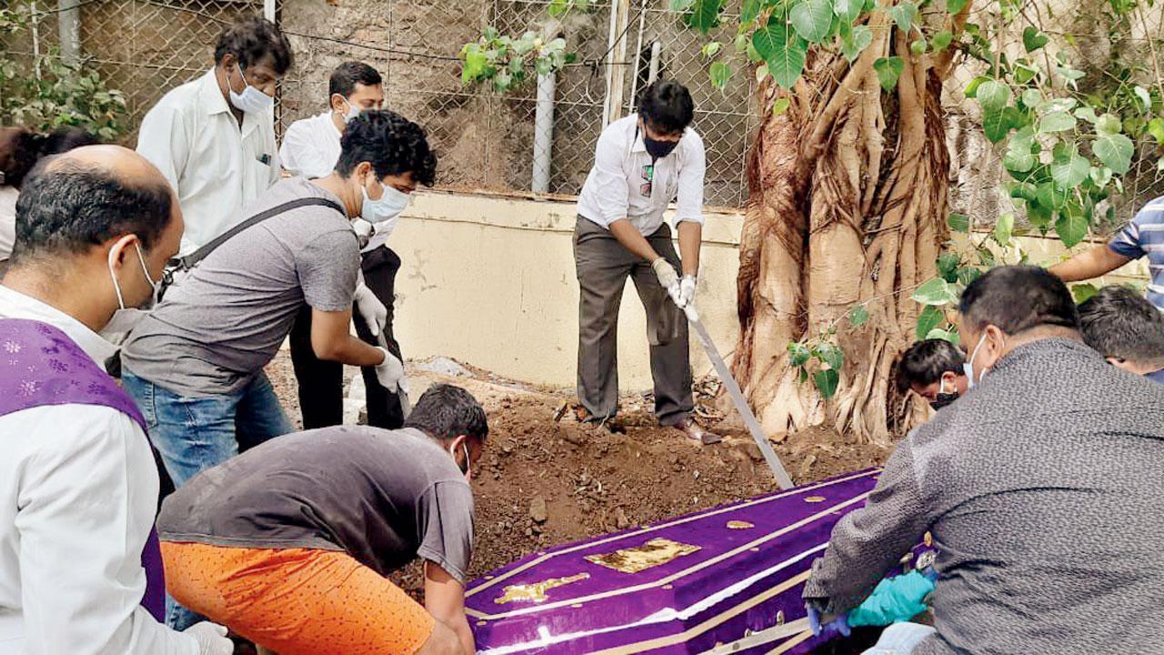 Mumbai: Church refuses burial of COVID-19 victim in violation of BMC order