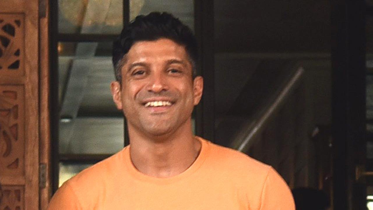Farhan Akhtar shares how he sees frontline workers 'fighting tirelessly against coronavirus'