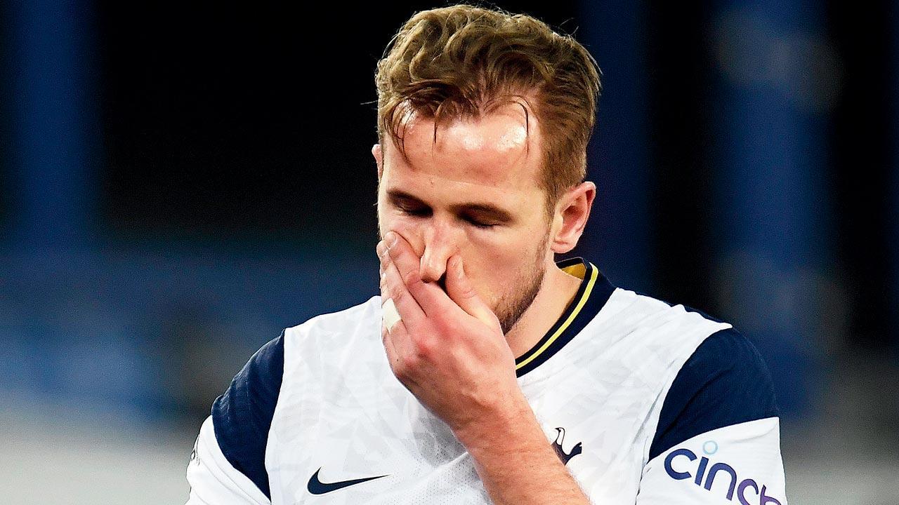 EPL: Injury clouds Harry Kane double in Spurs' draw vs Everton