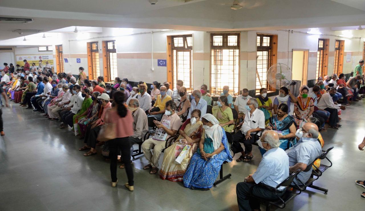 According to the state health department, more than five lakh people were vaccinated against COVID-19 in Maharashtra on Monday, the highest in a day so far. Vaccine doses were given to beneficiaries at 6,155 centres - 5,347 government-run and 808 private ones, the department said.
People above 45 wait their turn to get a jab of COVID-19 vaccine at Bharat Ratna Dr Babasaheb Ambedkar Municipal General Hospital in Kandivli. Photo: Satej Shinde
