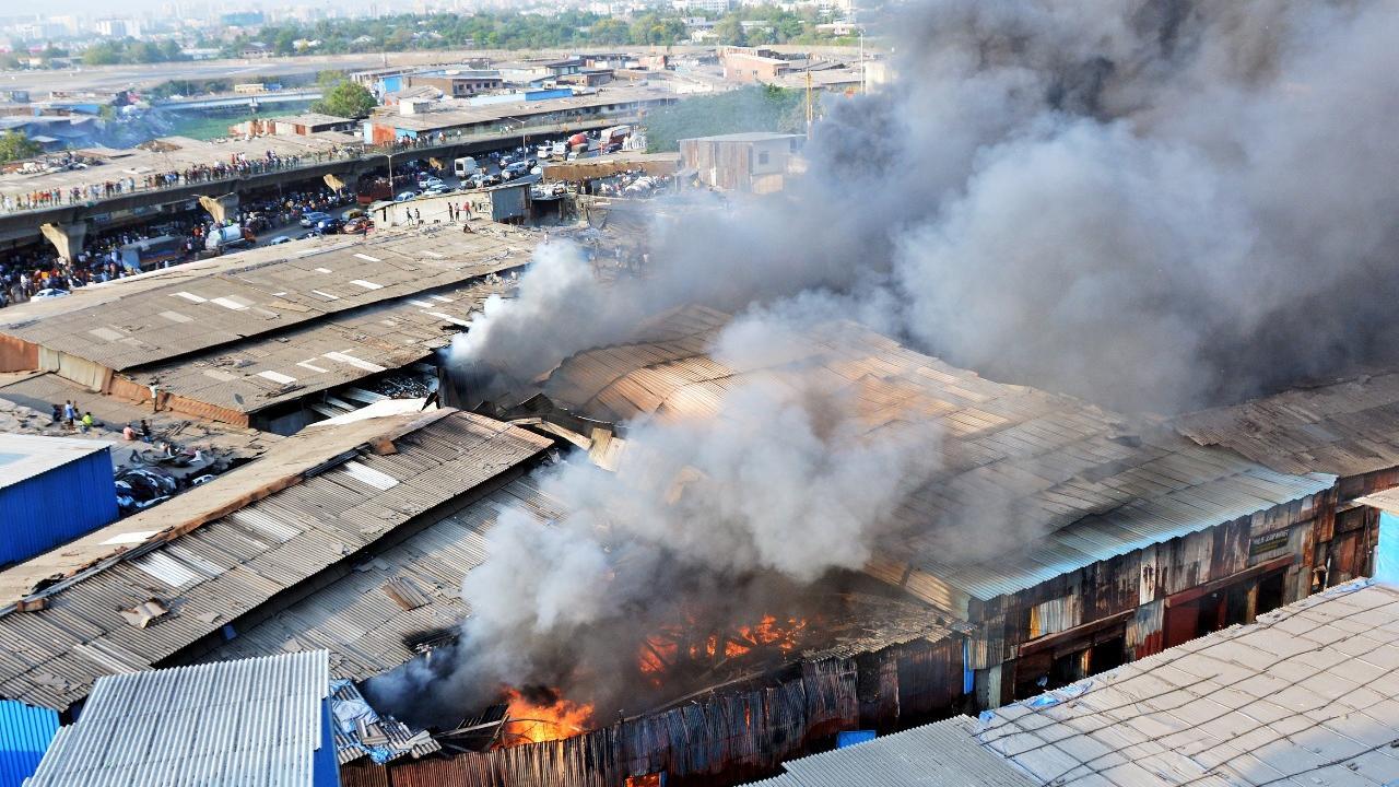 Mumbai: Major fire in Kurla market; no injuries reported