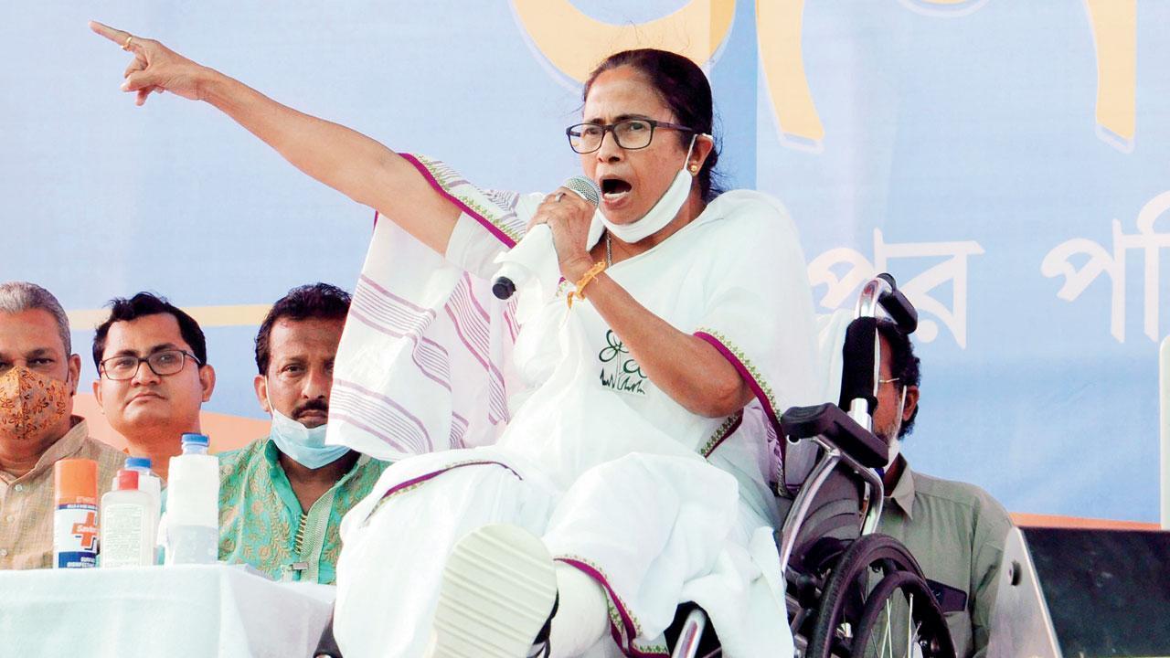 Mamata Banerjee demands withdrawal of central forces who may be infected with COVID-19