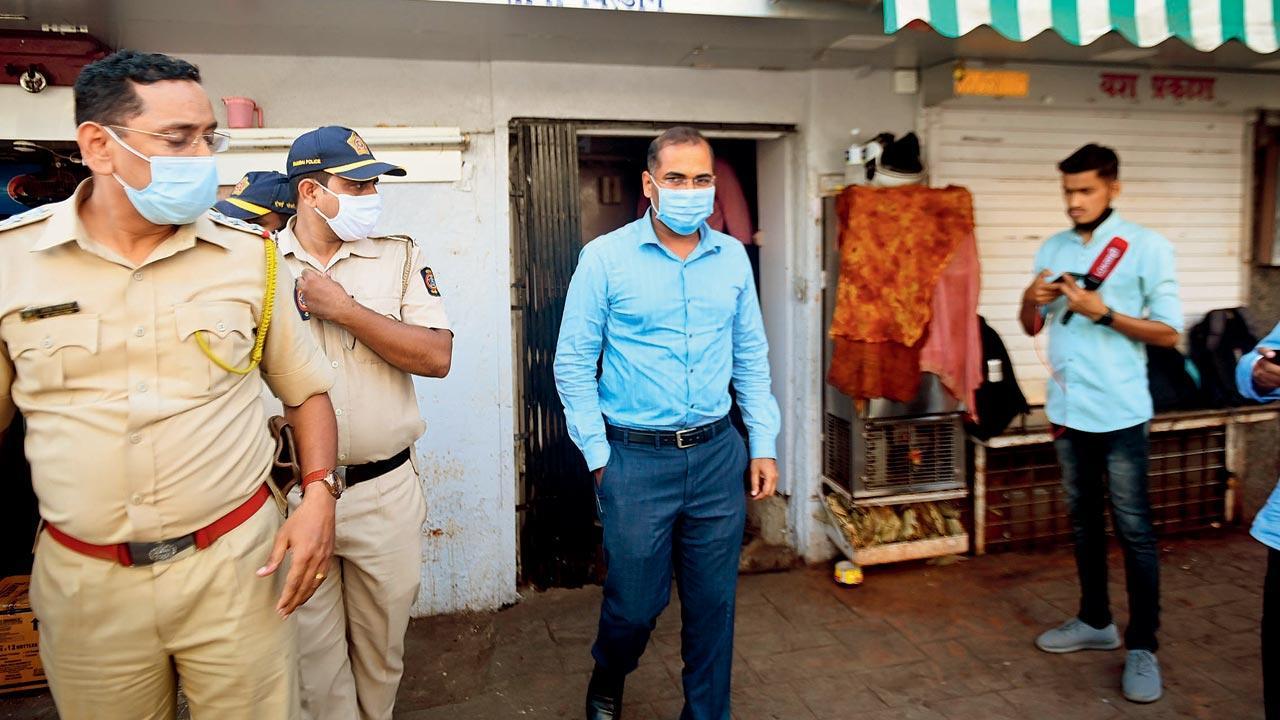 NIA raids South Mumbai hotel, seizes proof related to SIM cards Sachin Waze used