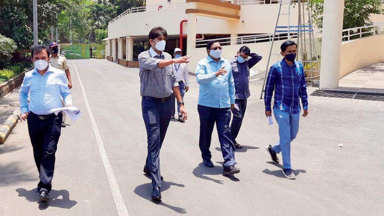 Navi Mumbai civic body raids and tests morning walkers, two found COVID-19 positive on Thursday
