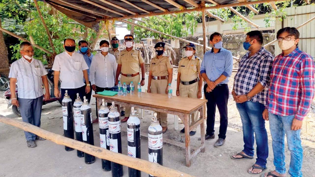 130 cylinders in 10 days: Mulund traders extend oxygen help to COVID-19 patients