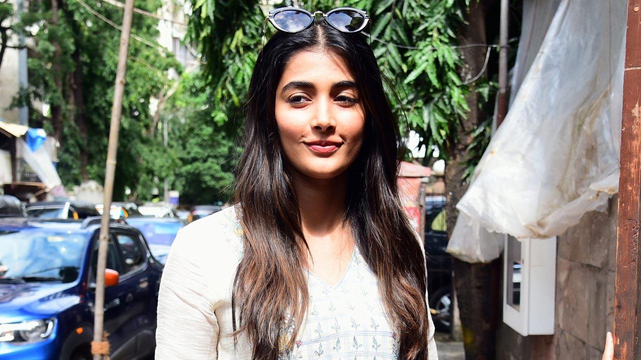 Pooja Hegde tests positive for COVID-19, isolates self