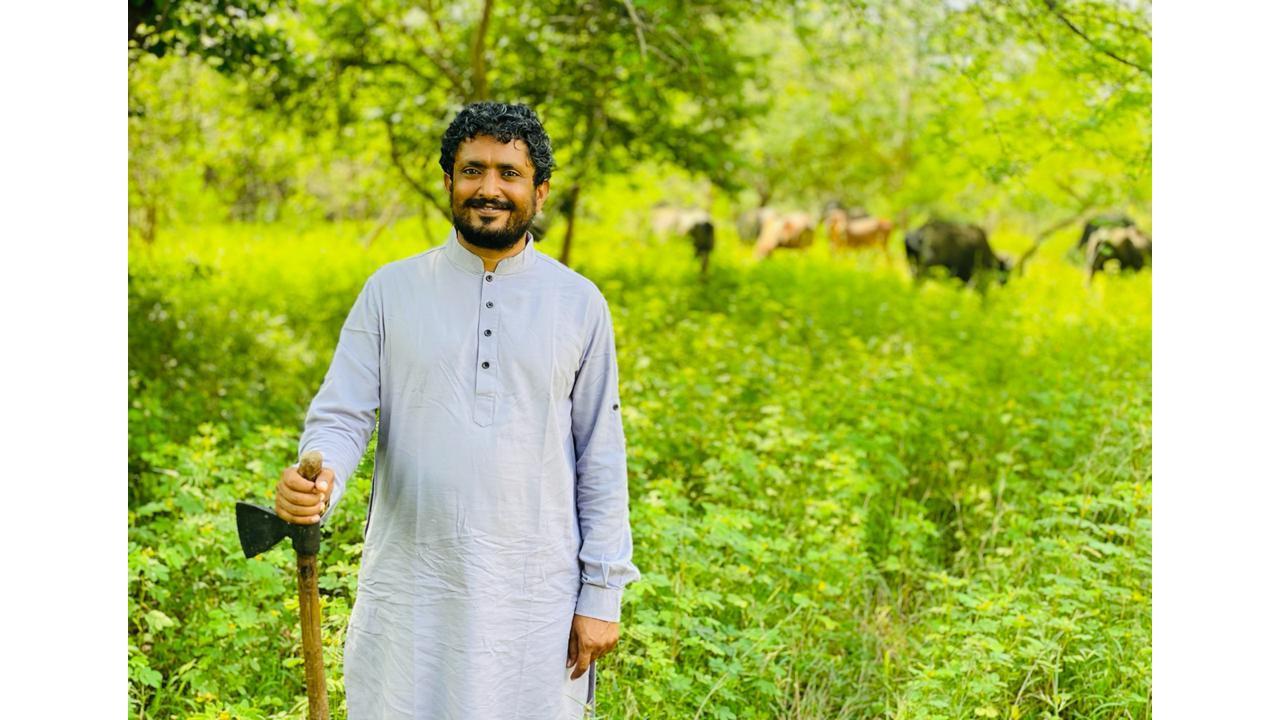 Folk singer Rajabhai Dhanta famously known as Rajbha Gadhvi's vlogs - A healthy experience during tough times