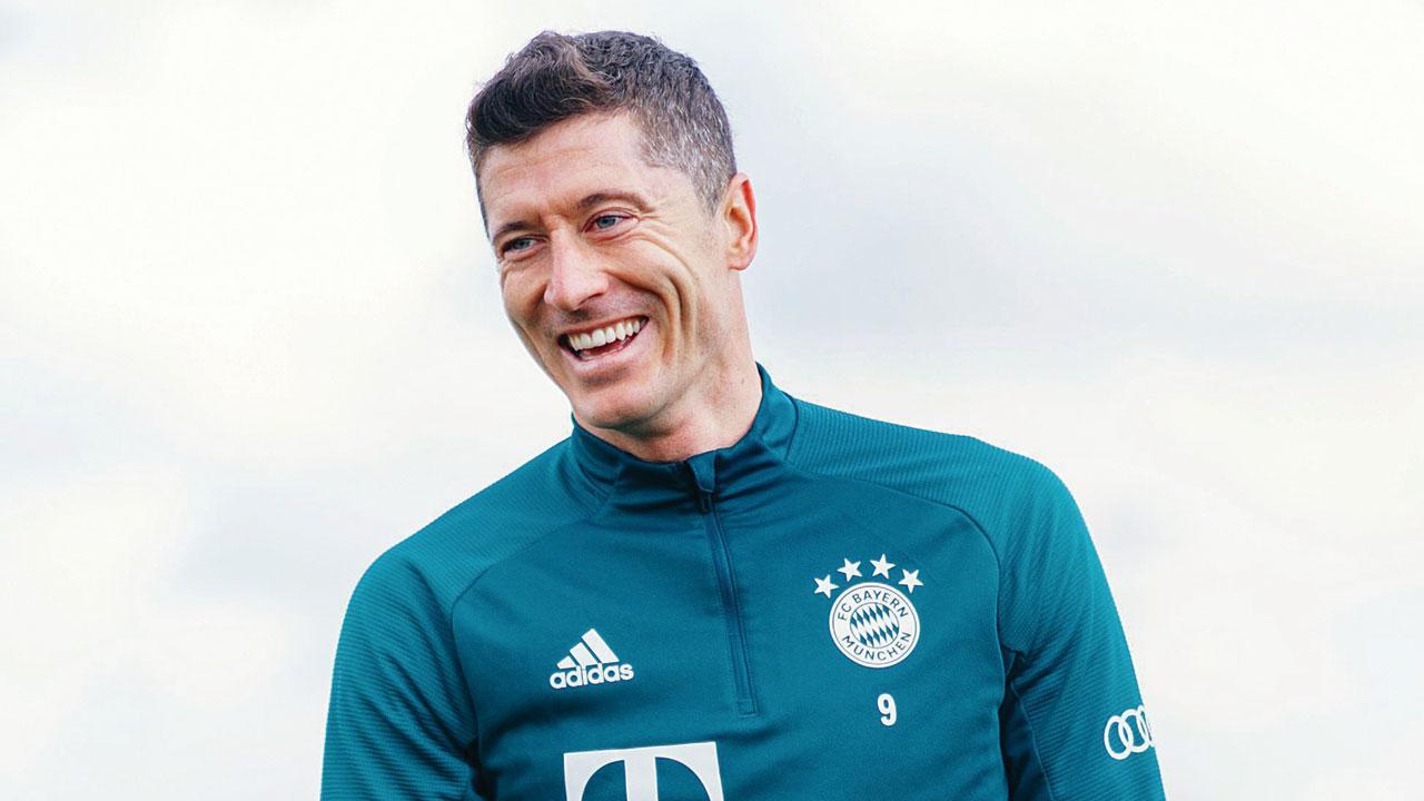Bayern Munich on verge of ninth league title as Robert Lewandowski returns