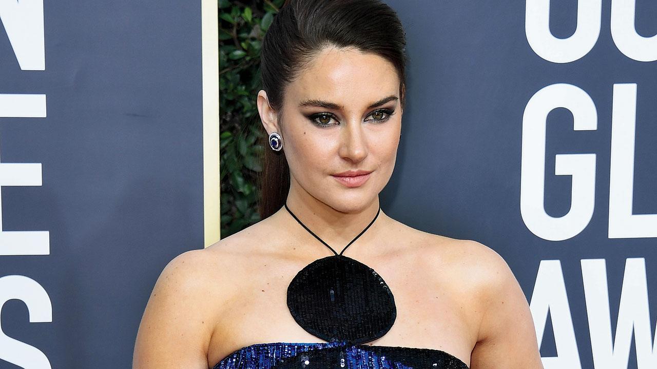 NFL star Aaron Rodgers loves cuddle time with actress Shailene Woodley