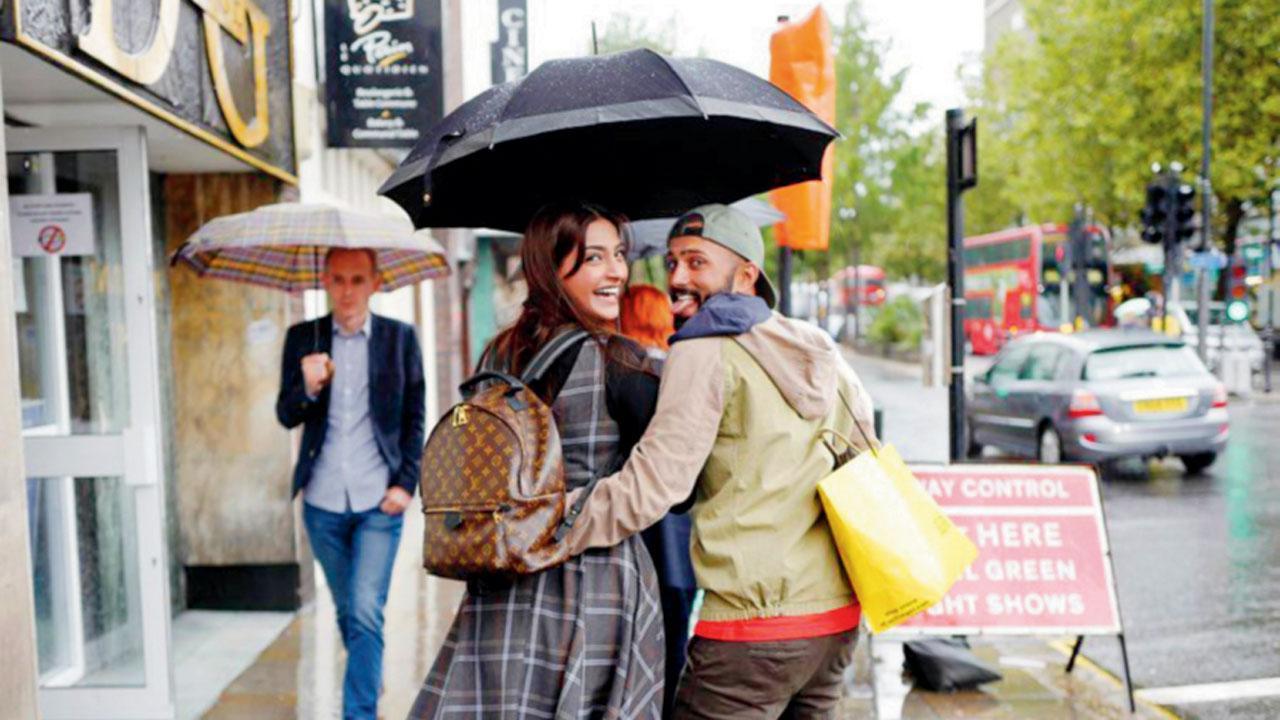 Sonam Kapoor's missing Mumbai, but cannot 'diss her new home at London'