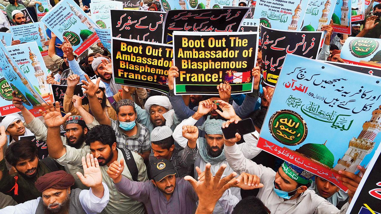 Pakistan to quash all cases against banned Tehreek-e-Labbaik Pakistan
