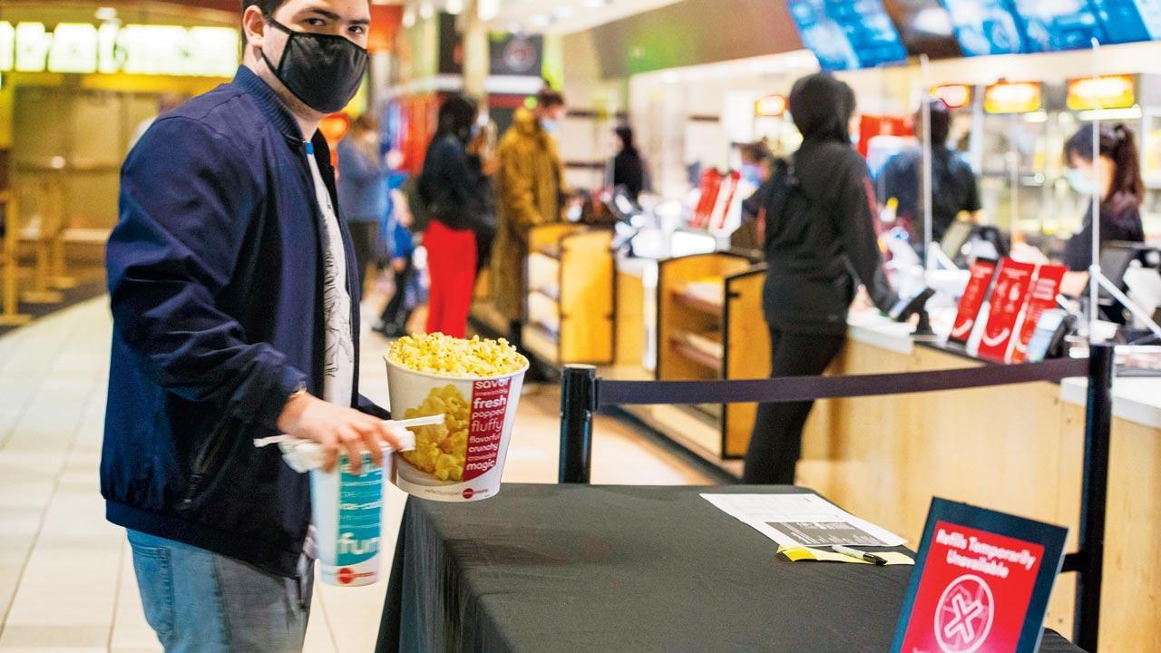US job growth picks up, hiring still a challenge: Federal Reserve