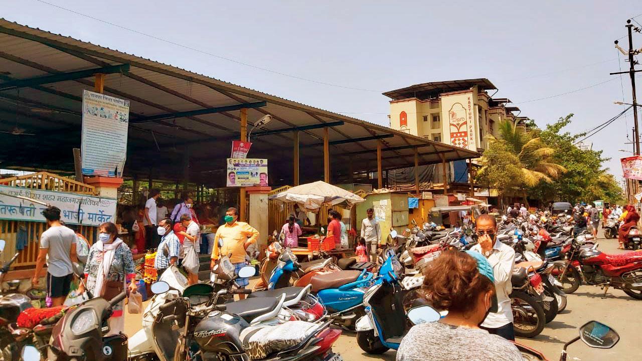 Mumbai: As lockdown fears loom, people rush to stock up on goods