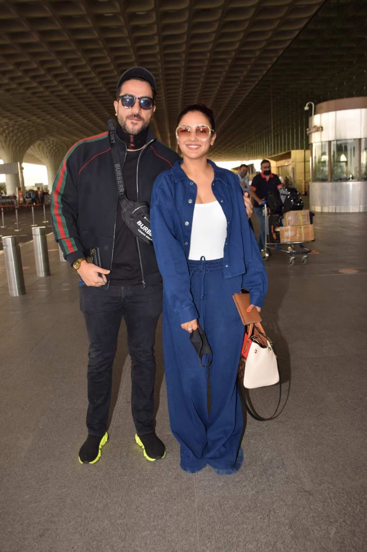 Aly Goni and Jasmin Bhasin posed for the shutterbugs when snapped at the Mumbai airport. The duo left their fans in awe with their latest single Tera Suit, crooned by Tony Kakkar.