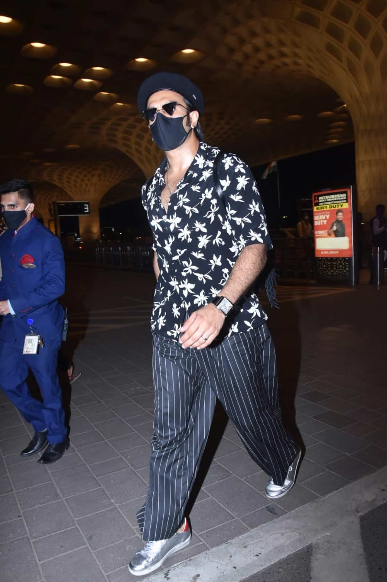 Ranveer Singh was clicked showing his quirky side, as always, at the Mumbai airport. The actor is all set to woo the audience with his performance as Kapil Dev in 83, which was supposed to release on June 4, 2021. But looking at the current situation, the makers have not yet provided an update on the film.