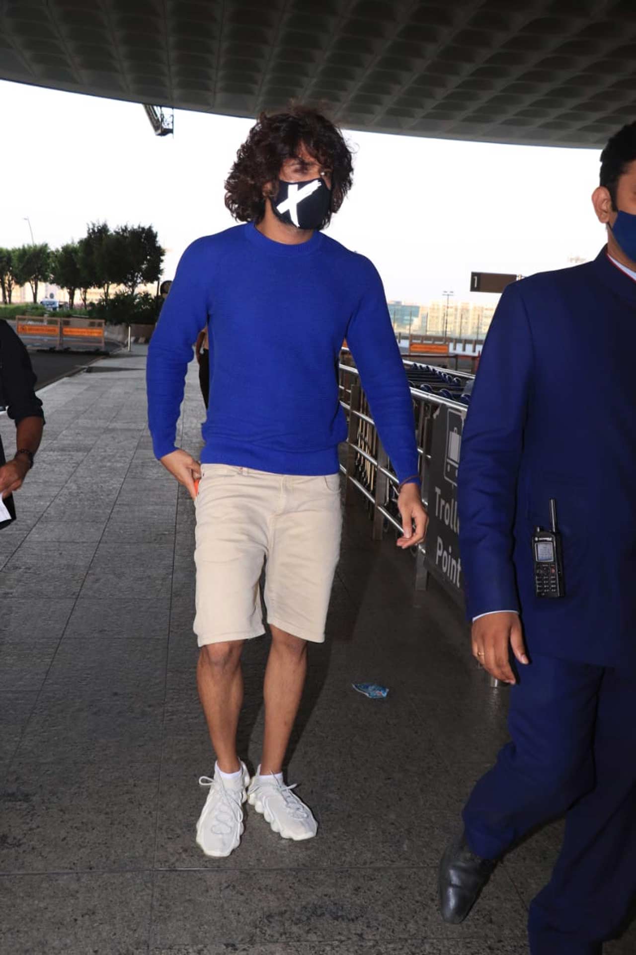 Vijay Devarakonda, the Liger actor was also papped at the airport. Vijay, who rose to fame with his stint in Arjun Reddy, is all set to make his foray into Bollywood. The Jagannadh-directed venture, also starring Ananya Panday, sees the Arjun Reddy star as a boxer.
