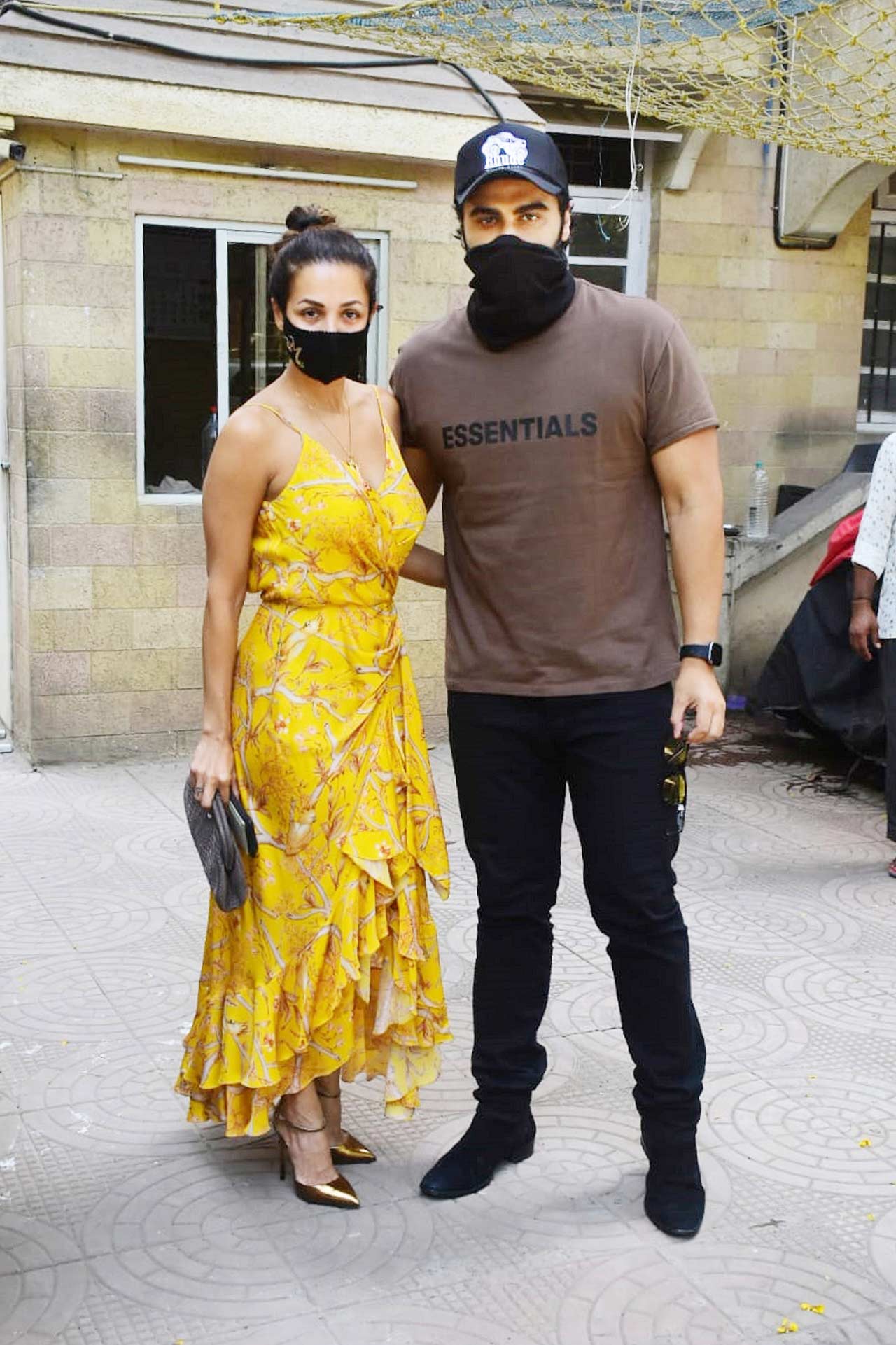 Malaika Arora's boyfriend Arjun Kapoor also joined in the Easter festivities at Arora house in Bandra. The actor, who was last seen in Sandeep Aur Pinky Faraar, poses with Malaika in Bandra.