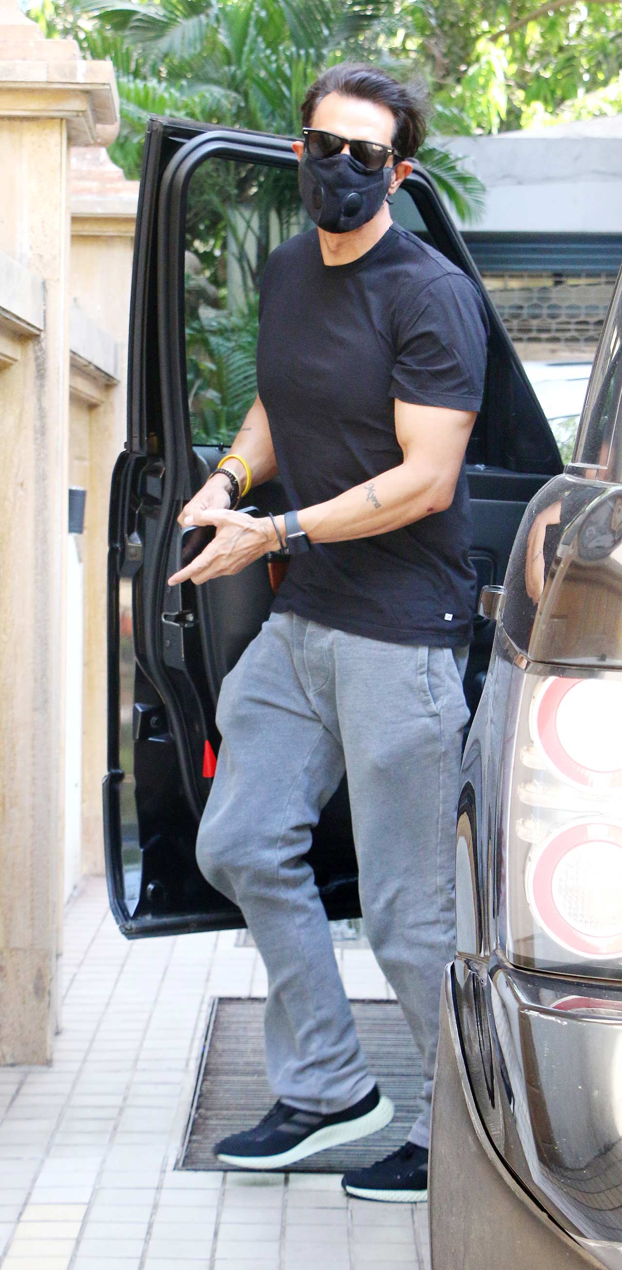 Arjun Rampal sported a basic black tee, paired with grey track pant for his daily stroll. The actor also made his digital debut with The Final Call. Rampal is all set to woo the audience with his upcoming project - Dhaakad, The Battle of Bhima Koregaon, Hari Hara Veera Mallu and Nastik.