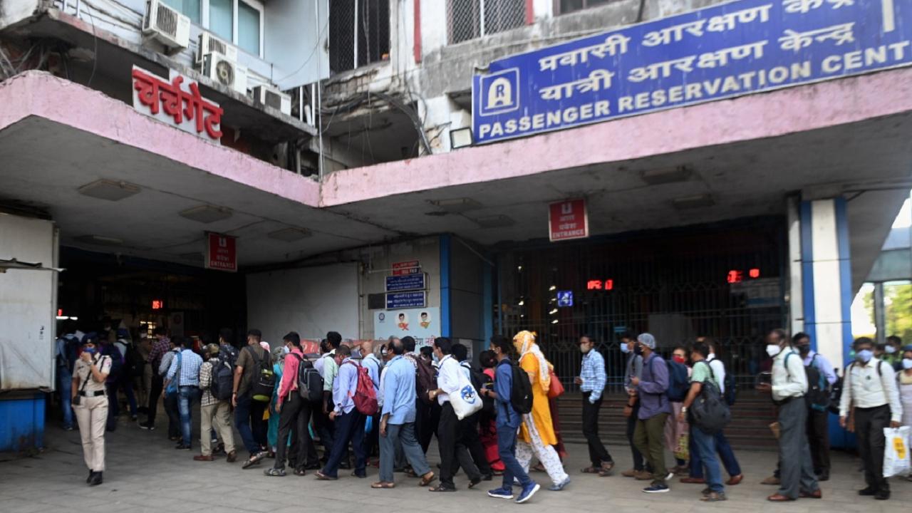 Mumbai sees 7,221 COVID-19 cases, 72 deaths, 9,541 recoveries