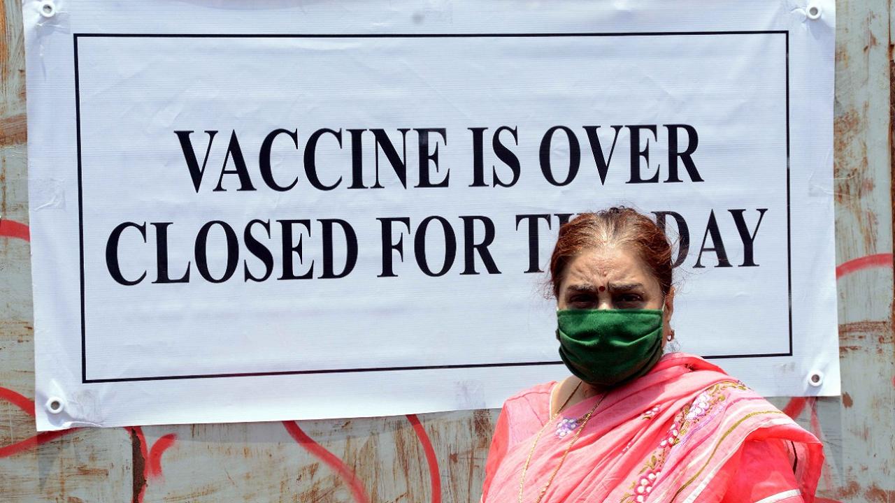 Maharashtra may face third COVID-19 wave if vaccination slows: Experts