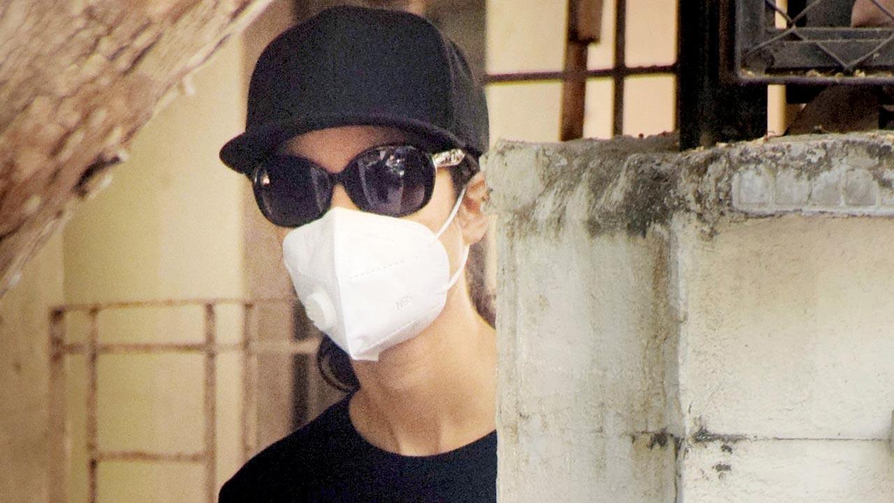 Katrina Kaif steps out for the first time after testing negative for COVID