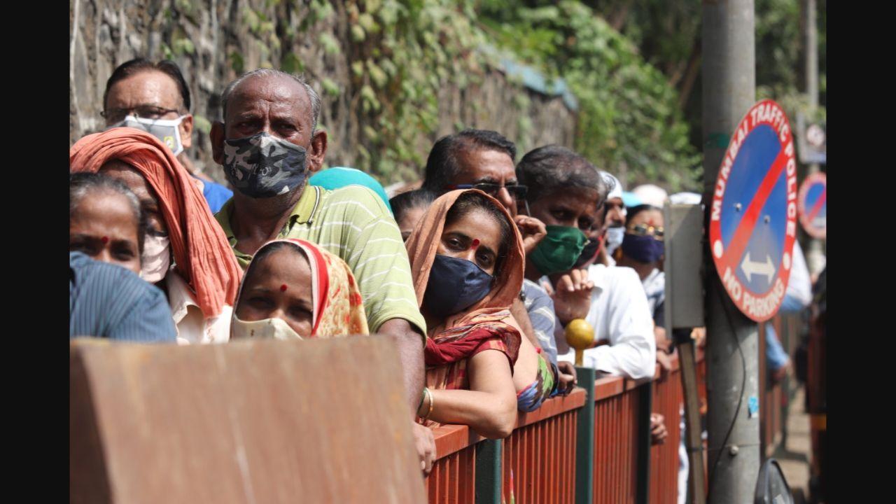 Mumbai: Over 70 vaccination centres out of 120 temporarily suspended due to COVID-19 vaccine shortage